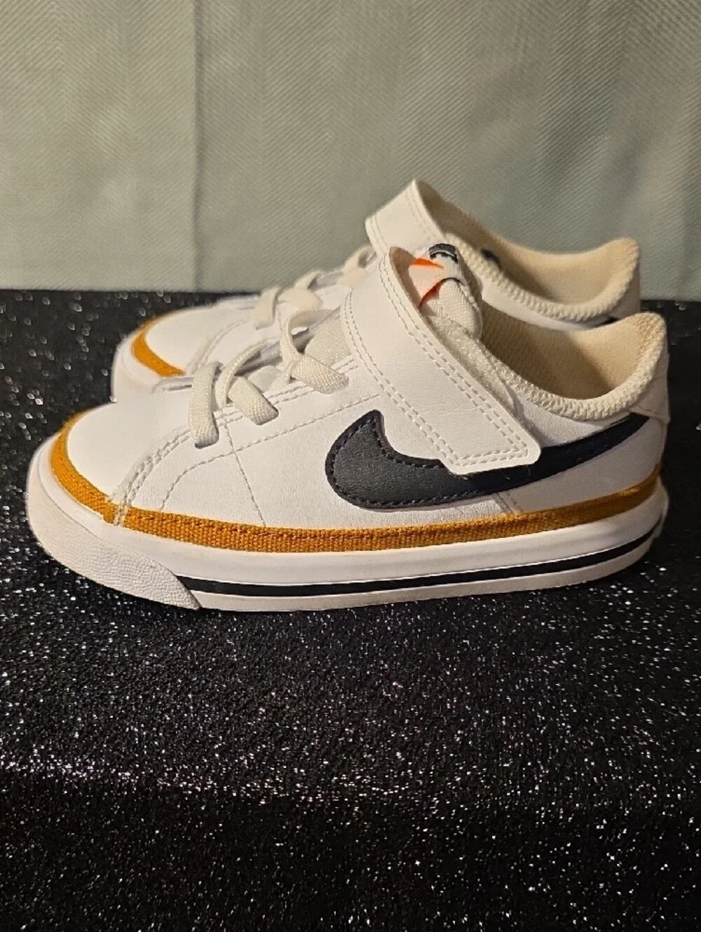 Nike classic low